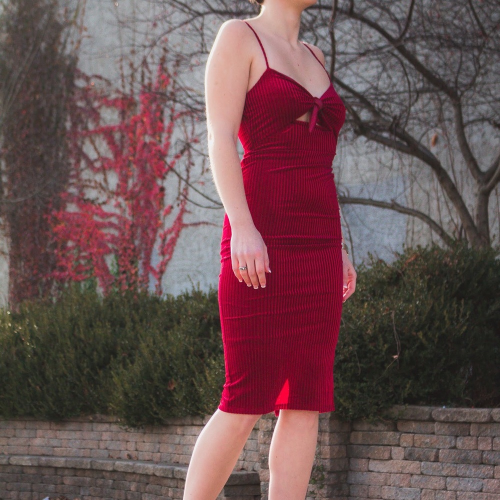 Ribbed Velvet Front Tie Midi Dress